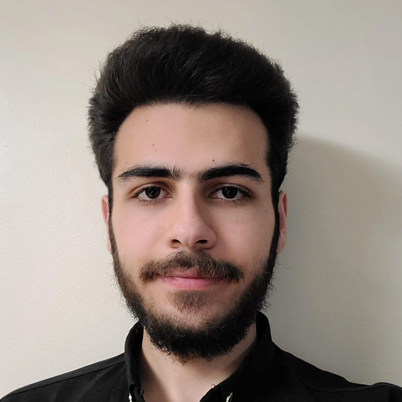 Headshot of Kasra Bakht