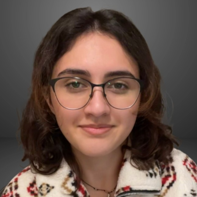 Headshot of Nikki Benabbas