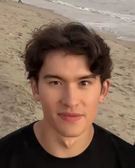 Headshot of Ewan Kae