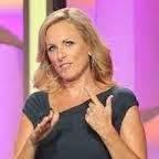 Head shot of Marlee Matlin signing